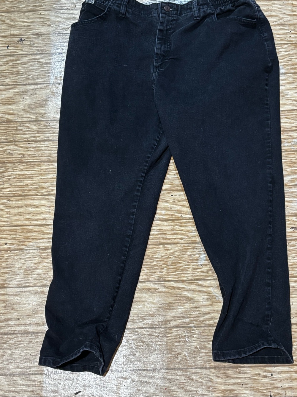 Lee Women's Relaxed-Fit Jeans in Black